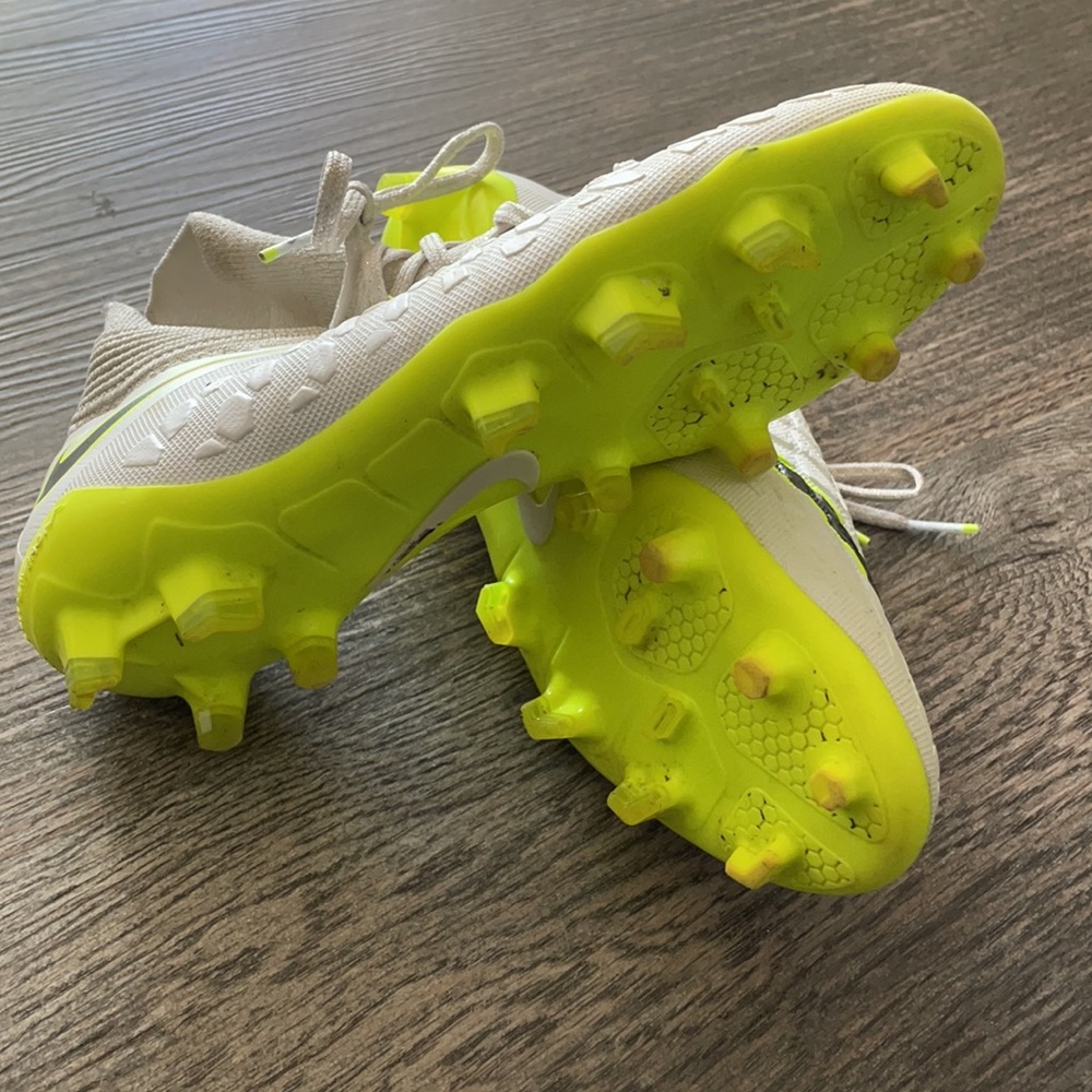 4 Nike JR Hypervenom Phantom 3 Elite Soccer Cleats - Picture 3 of 9
